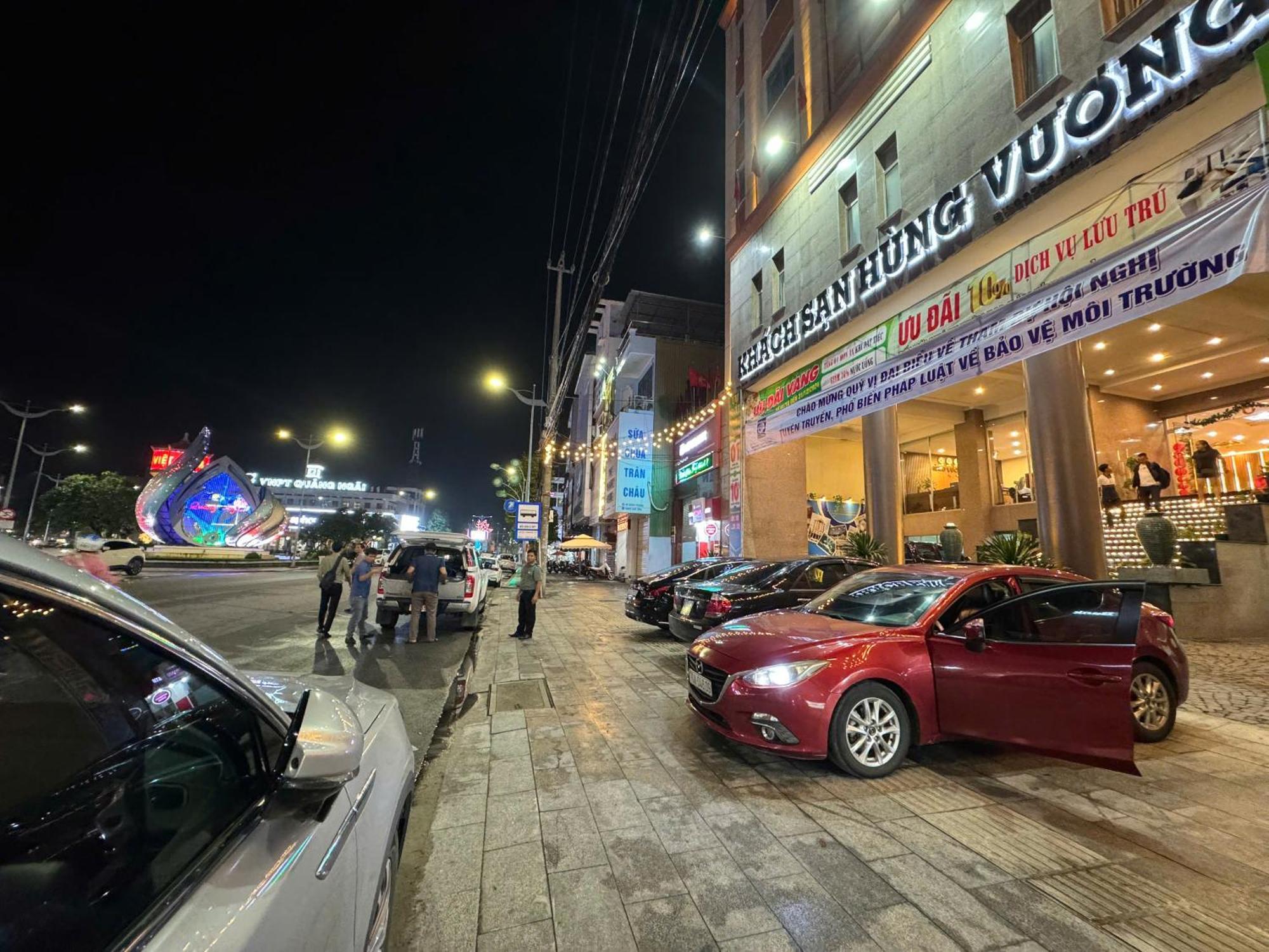โรงแรมฮึ่งเวือง กว๋างหงาย ภายนอก รูปภาพ